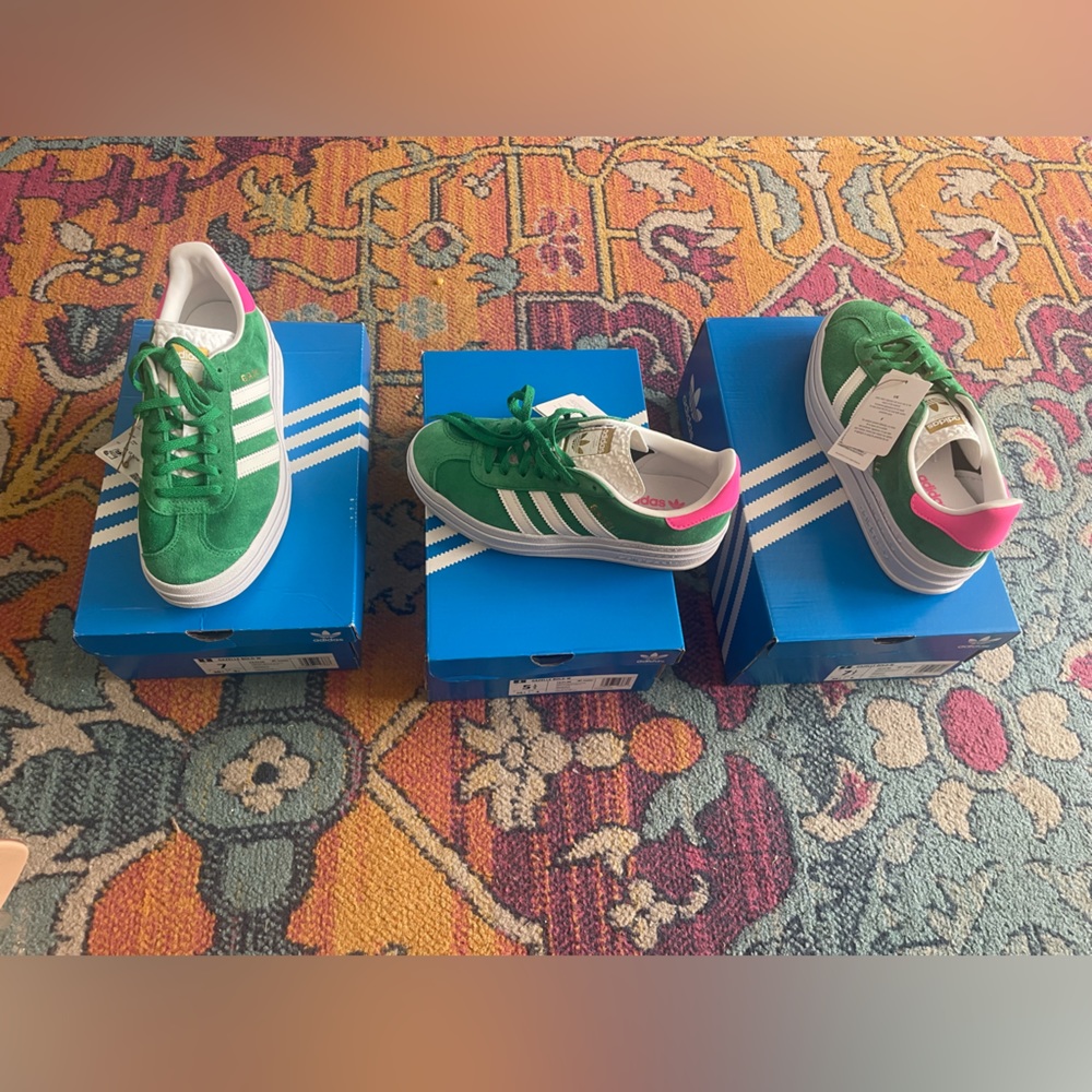 Adidas Gazelle Bold color Green, size 7.5 Women.